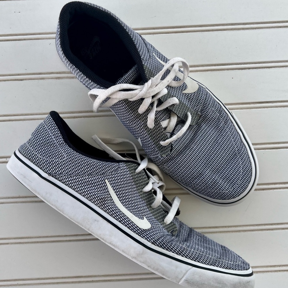 Nike SB sneakers men's Size 9